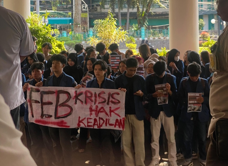 Demo Aliansi Mahasiswa FEB Menggugat Tuntut Keadilan Kematian Pratama Wijaya