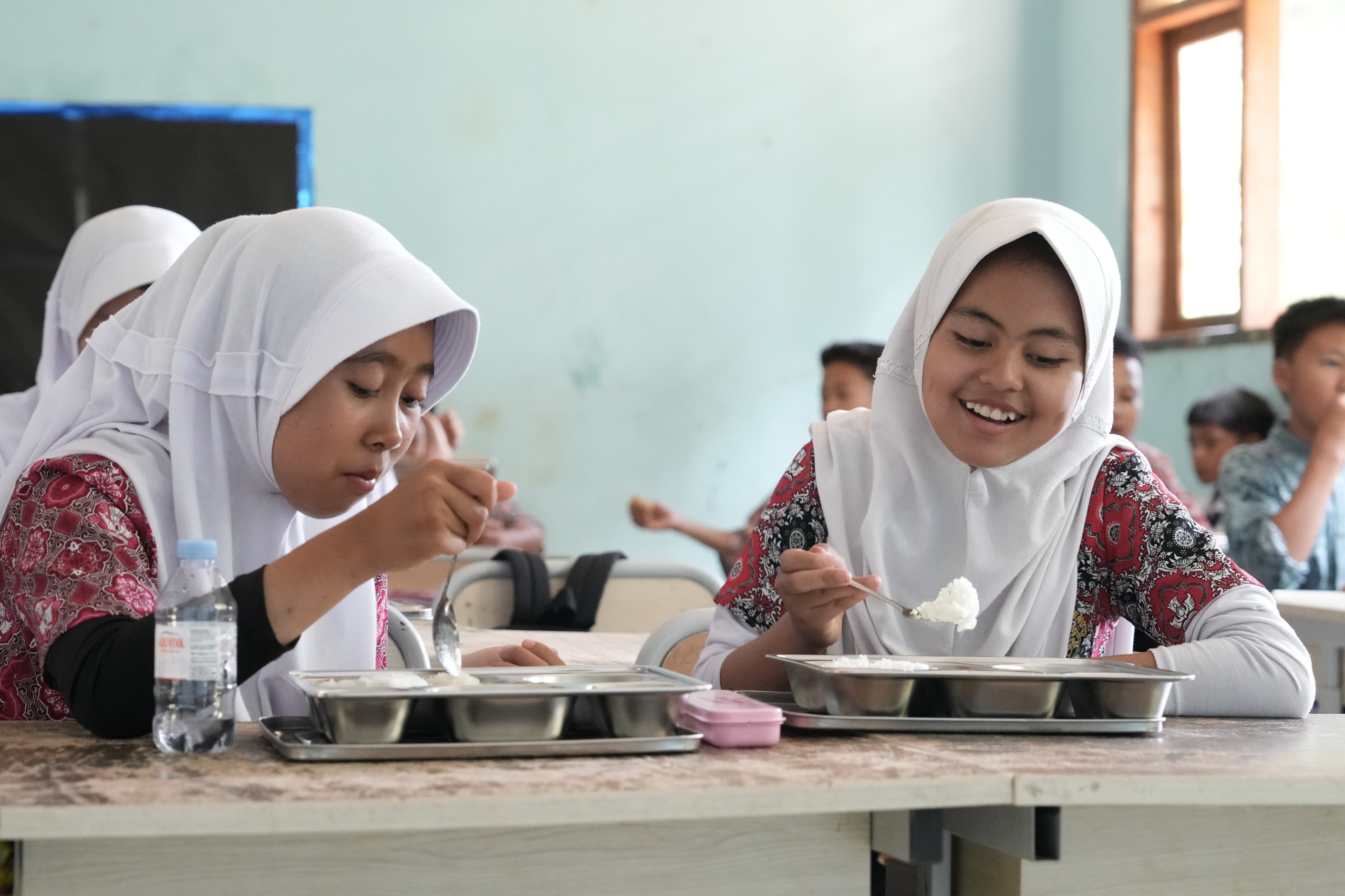 Program Makan Bergizi Gratis: Intervensi Gizi Langsung yang Menumbuhkan Ekonomi Lokal