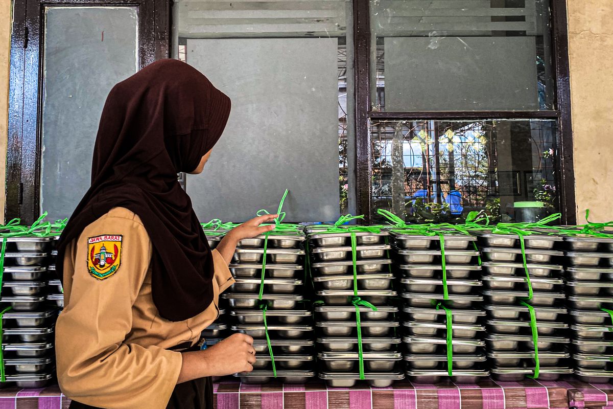 Ada Masalah di Program Makan Bergizi Gratis? Kini Bisa Lapor ke 127