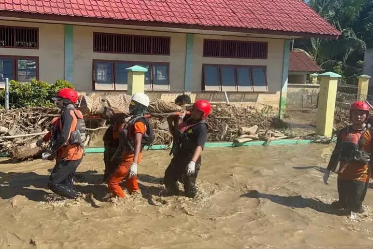 Pemerintah Pasok Bantuan Logistik, BBM dan Alat Berat untuk Pulihkan Aceh Tamiang
