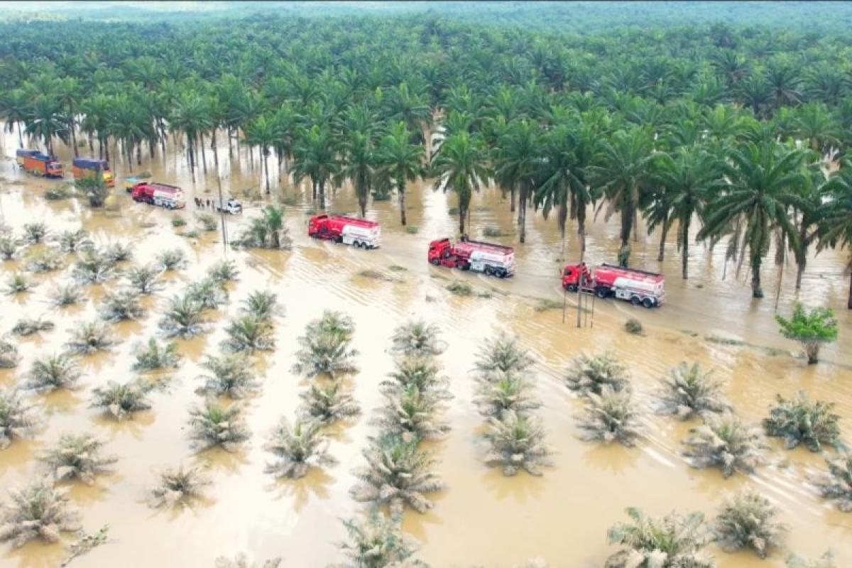 Pemerintah Pasok Bantuan Logistik, BBM, dan Alat Berat untuk Pulihkan Wilayah Banjir di Sumatera