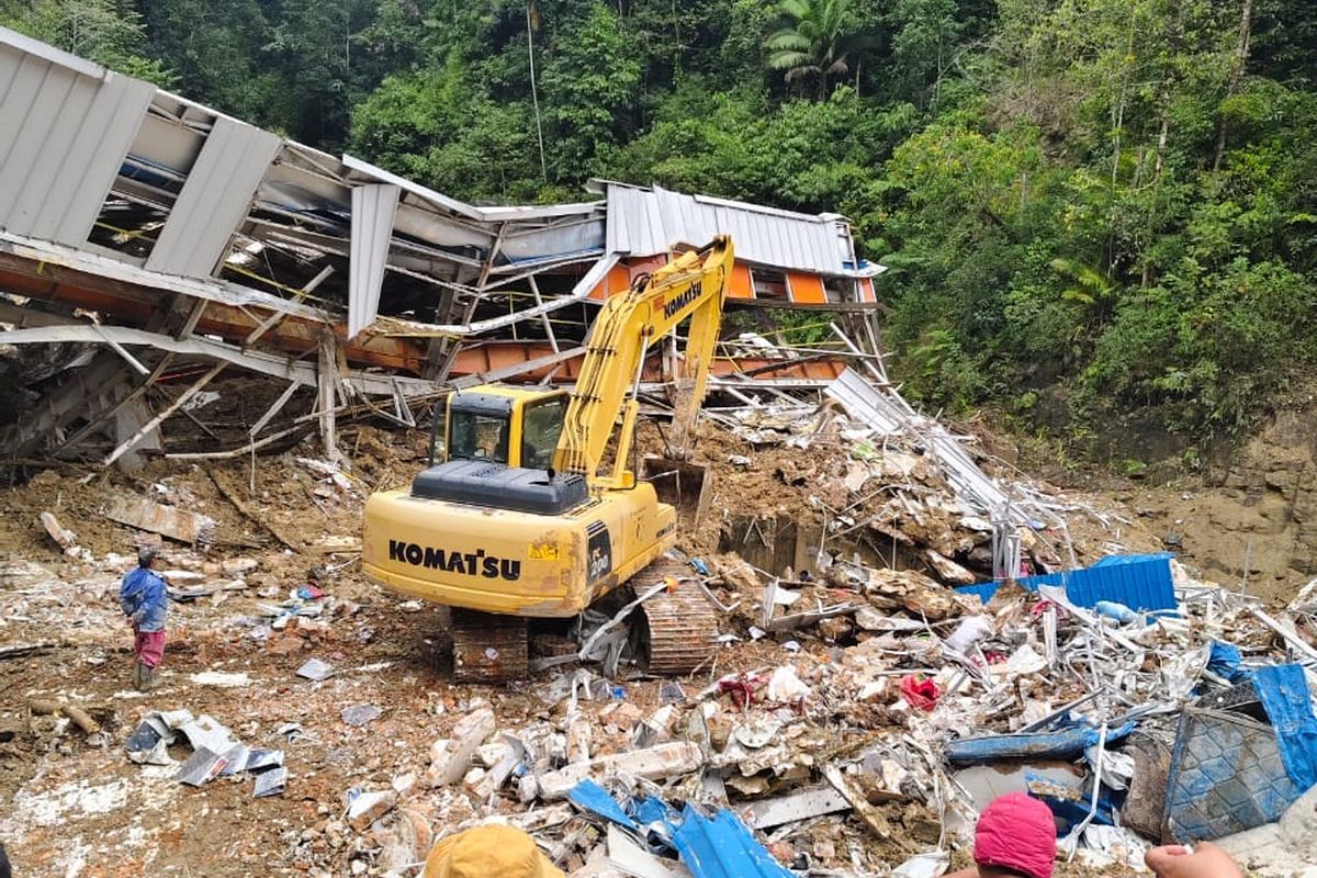 Berkaca dari Bencana Sumatera: DPR Minta Pindad Produksi Alat Berat untuk Evakuasi