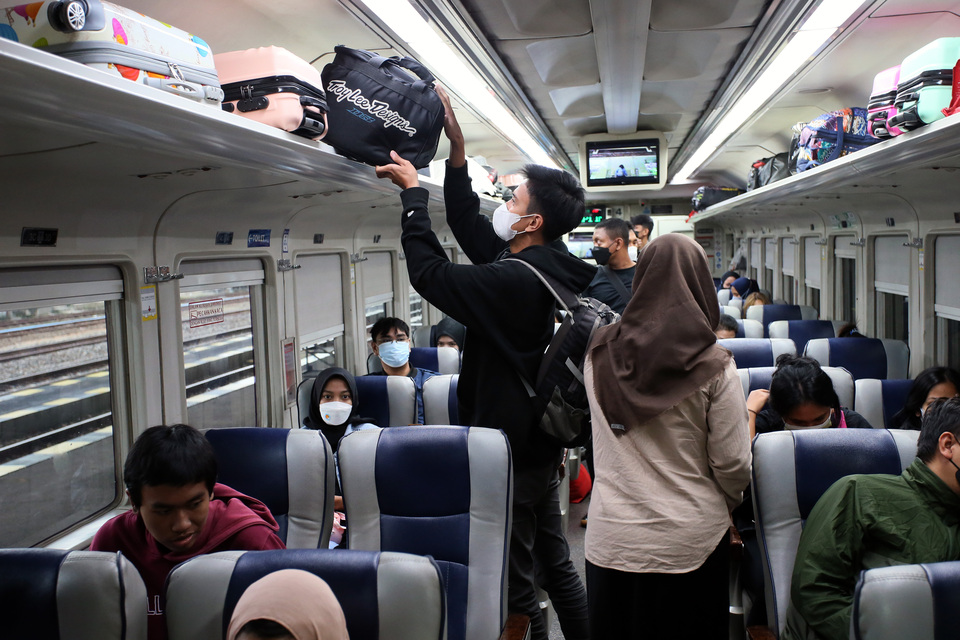 Menhub Prediksi Pergerakan Saat Nataru Capai 119,5 Juta Orang