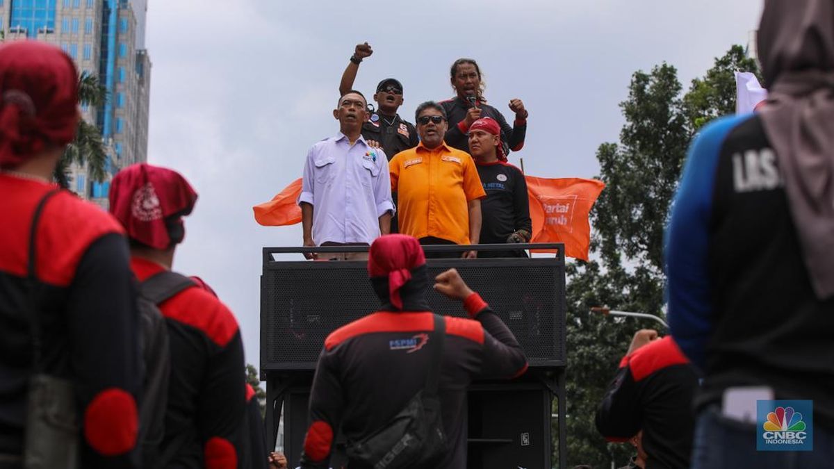 Tenang Menyikapi Perubahan, Negara Tetap Melindungi Pekerja