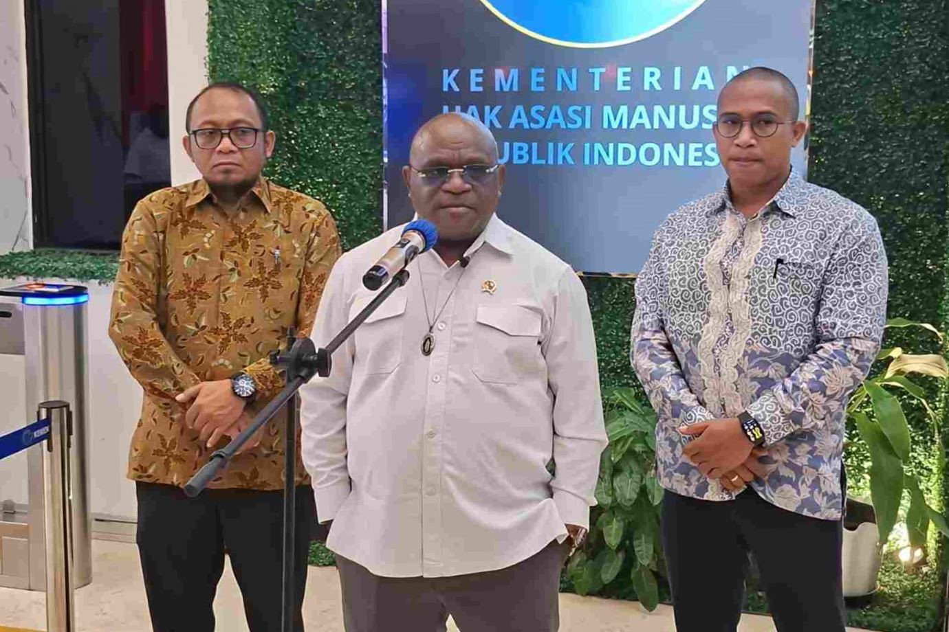 Memahami Logika di Balik Pernyataan Menteri HAM Soal Makan Bergizi Gratis