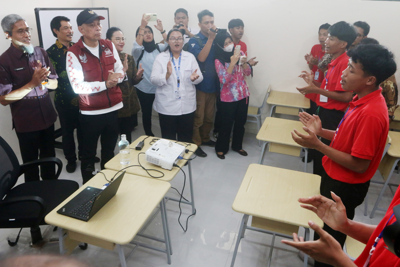 Bentuk Karakter Generasi Muda, Kemensos Gandeng TNI Terjunkan 1.000 Taruna Akmil ke Sekolah Rakyat
