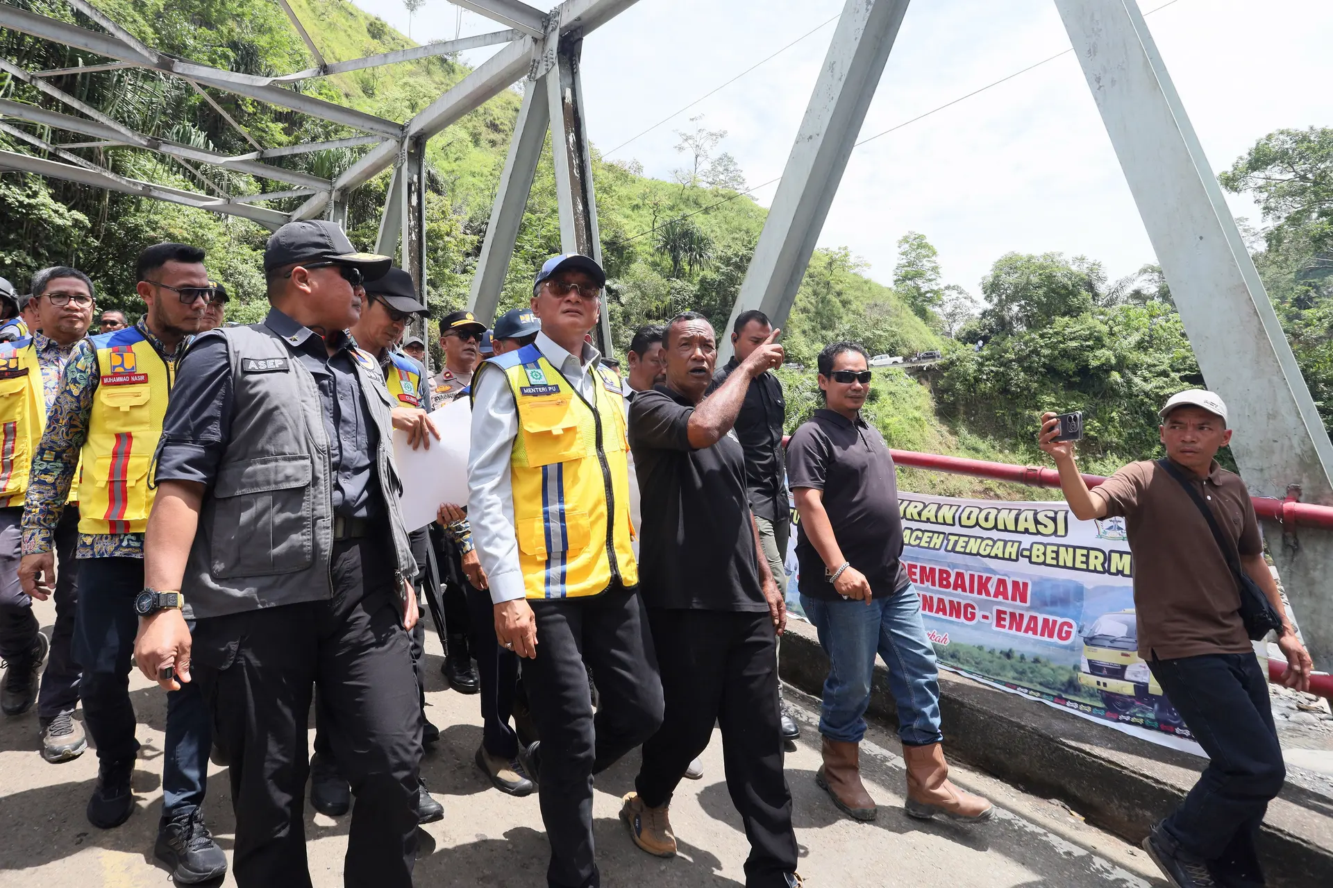 Fumigasi PU, Gelombang Serangan ke Menteri Dody