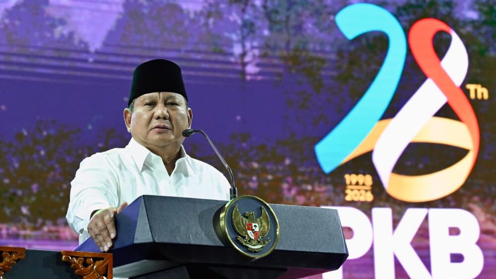 The 'Londo Ireng' Paradox: Soft Treason at Indonesia's Crossroads